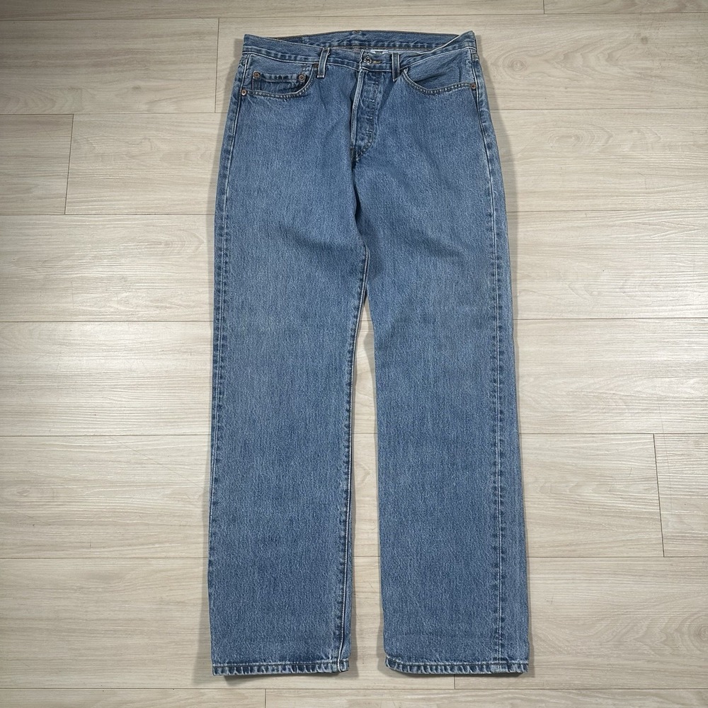 Vintage Levi's 501 Jeans Men's 33x32 Straight Leg Medium Wash‎ Button Fly Y2K